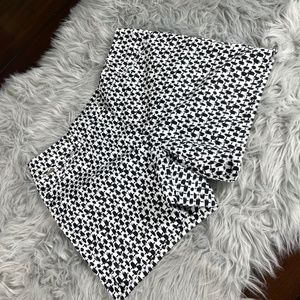 White House Black Market Patterned Shorts, size 8